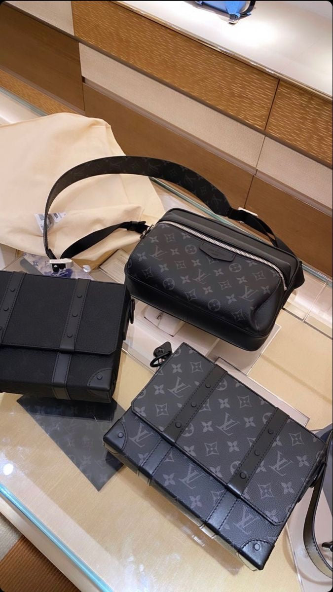 Louis Vuitton - Sacs Homme