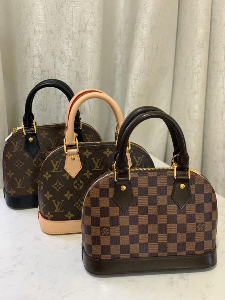 Louis Vuitton - Sacs Femme