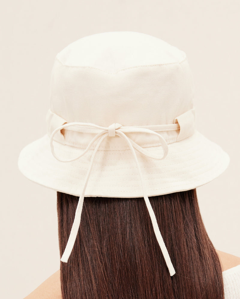 Le bob Gadjo Blanc cassé