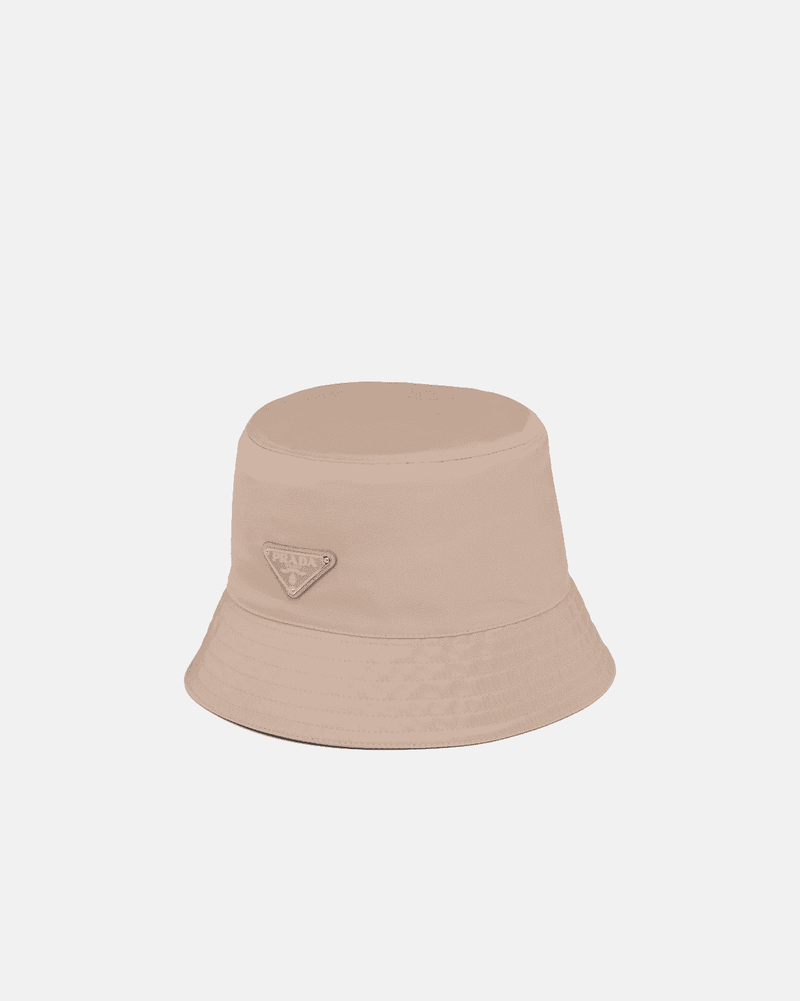 Prada - Bob avec plaque PRADA (7 coloris)