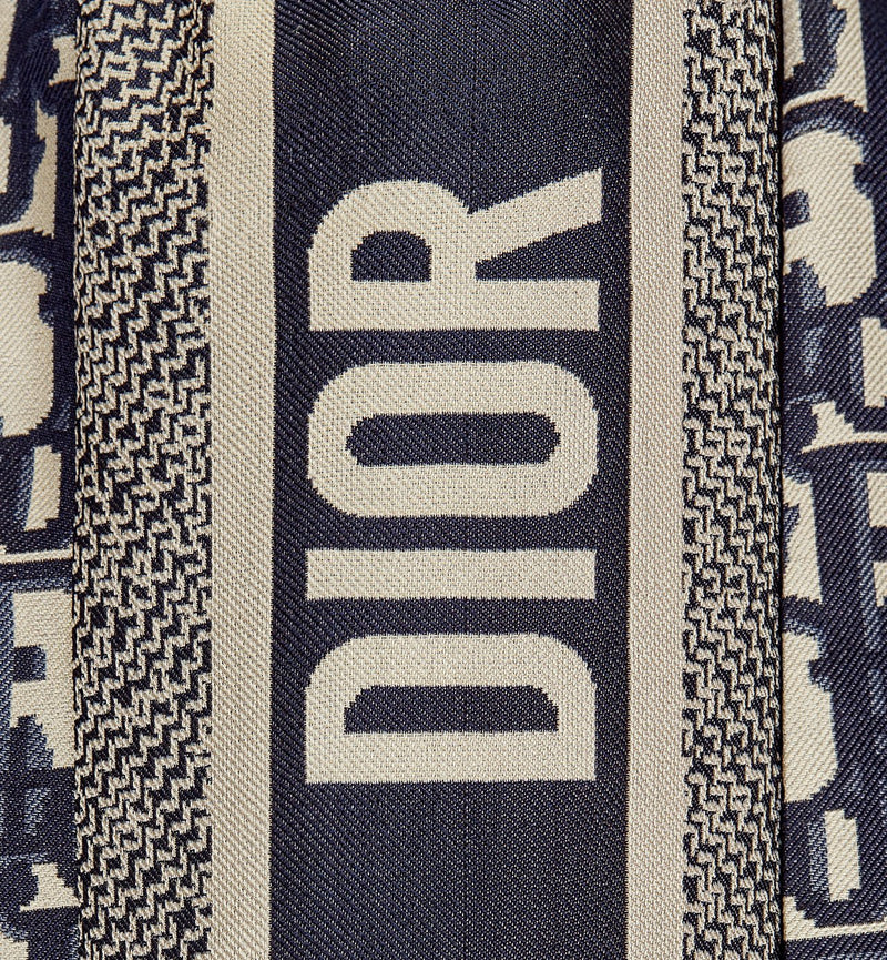 Dior - Short Dior Chez Moi
Sergé de soie à motif Dior Oblique Bleu