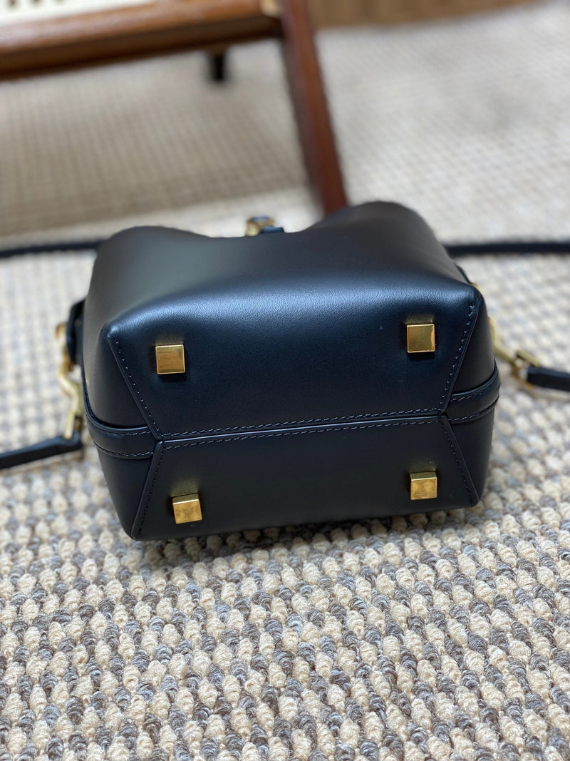 YSL - Sac seau Le 37 Small en cuir