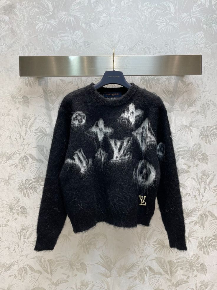 Louis Vuitton - Pull en laine Monogramme LV Blanc avec broche LV doré à strass