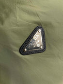 Prada - Coupe-vent en nylon avec plaque Prada Vert Kaki