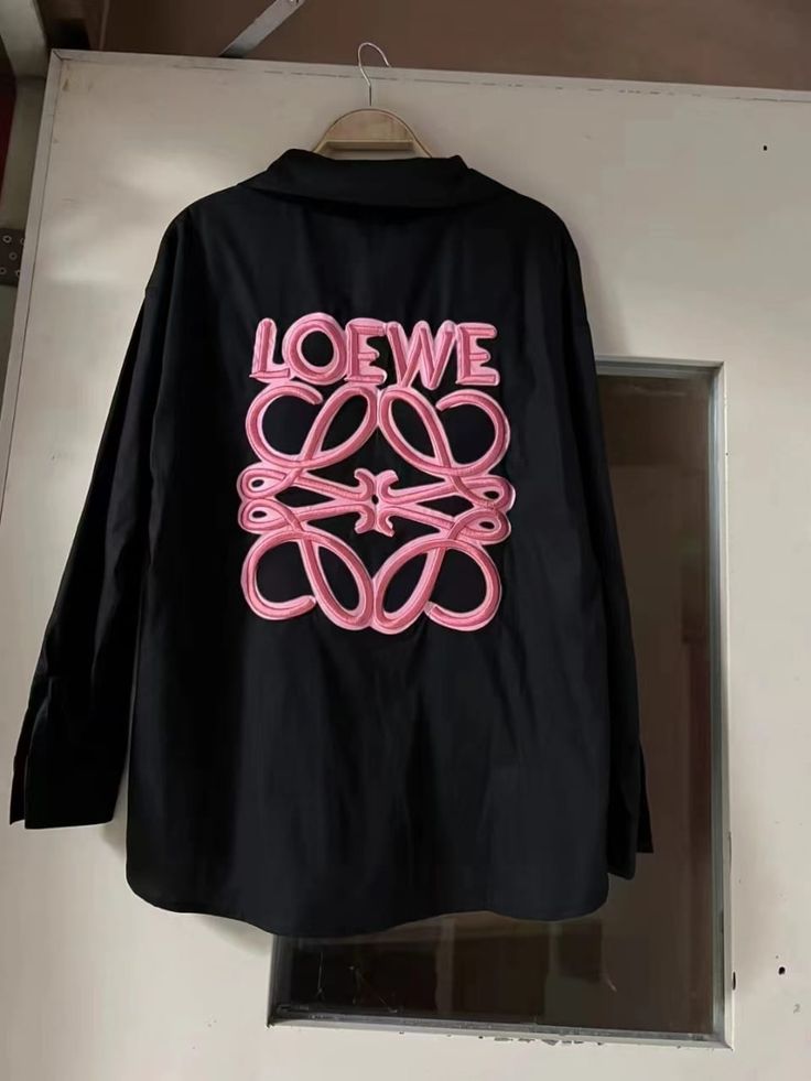 Loewe - Chemise longue Noir monogramme en relief Rose