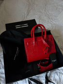 Yves Saint Laurent - Sac De Jour en cuir embossé crocodile Nano Rouge