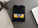 Fendi - T-shirt avec logo Fendi en blanc et jaune, avec motif de points - Noir