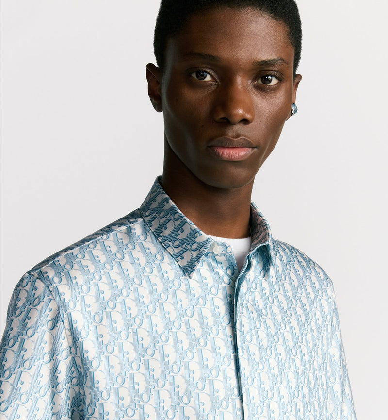 Dior - Chemise à manches courtes Dior Oblique
Sergé de soie Blanche et Bleu Ciel