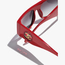 Chanel - Lunettes de soleil carrées Rouge