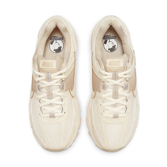 Nike Zoom Vomero 5 Beige