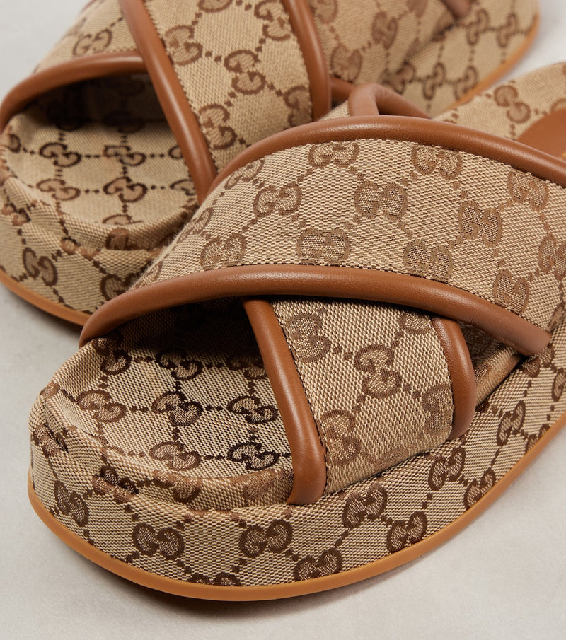 Gucci - Mules Clarice GG en toile Marron