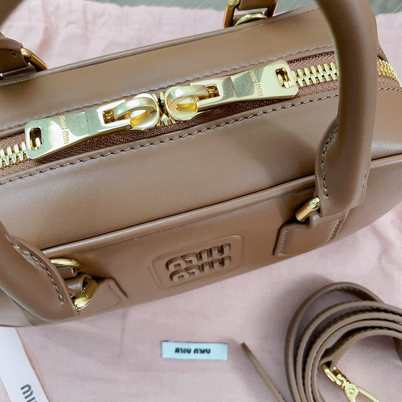 Miumiu - Arcadie leather bag Marron