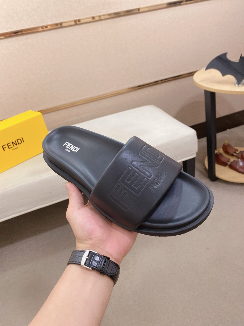Fendi - Claquettes Fendi Roma Classique Noir
