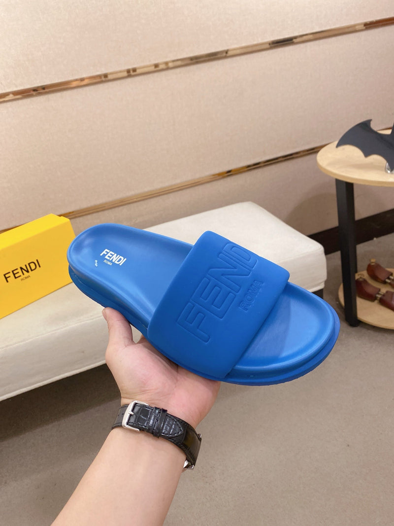Fendi - Claquettes Fendi Roma Classique Bleu Électrique