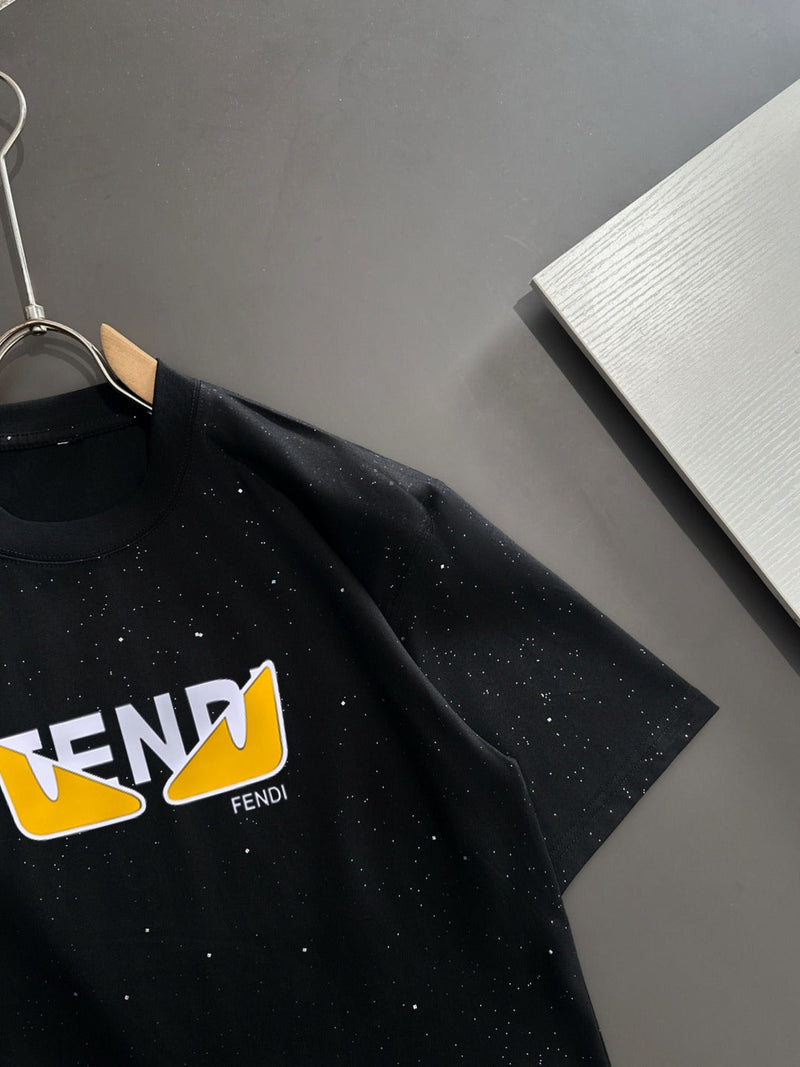 Fendi - T-shirt avec logo Fendi en blanc et jaune, avec motif de points - Noir