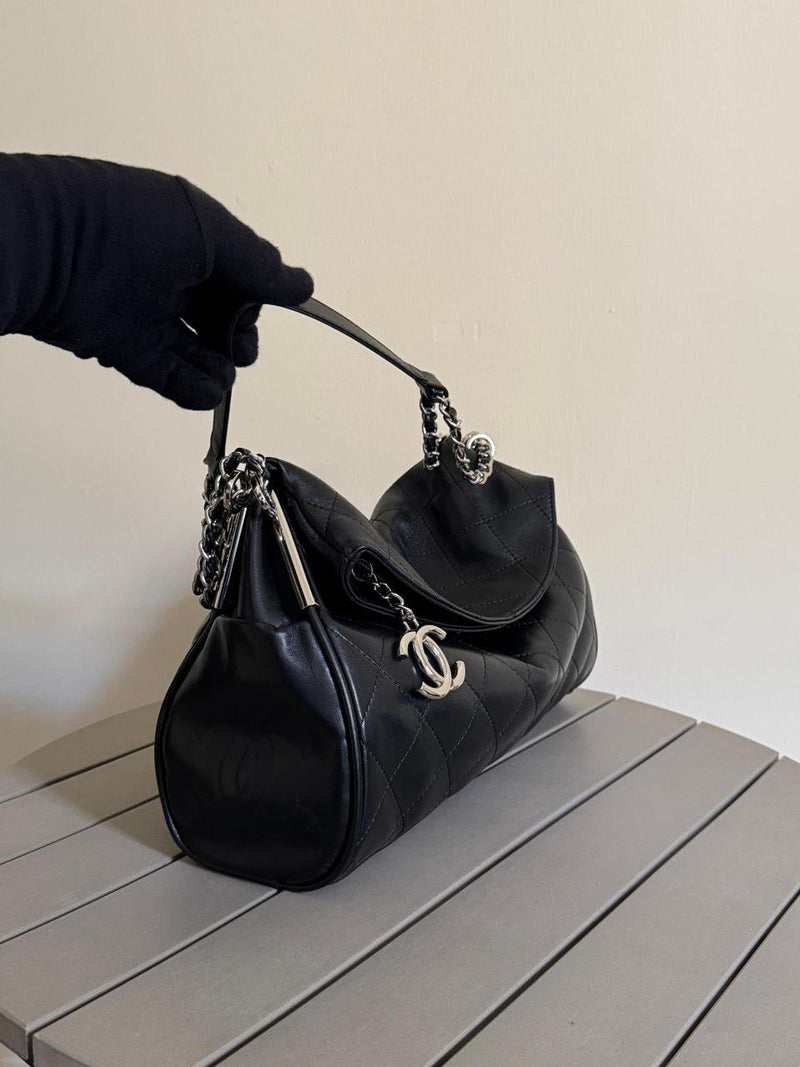 Chanel - Sac à bandoulière 36cm avec logo Chanel Noir