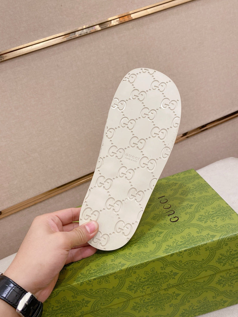 Gucci - Mules en Daim GG Blanc