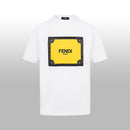 Fendi - T-shirt avec logo Fendi en jaune sur une étiquette - Blanc