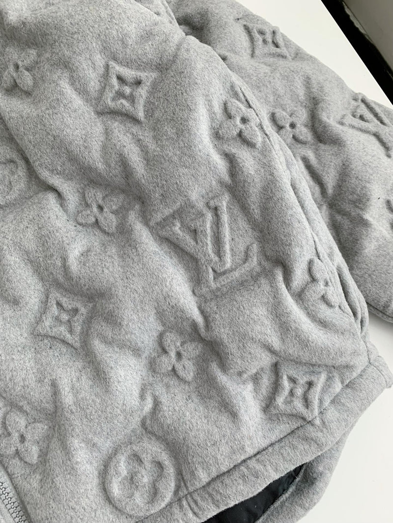Louis Vuitton - Doudoune Monogramme LV Grise
