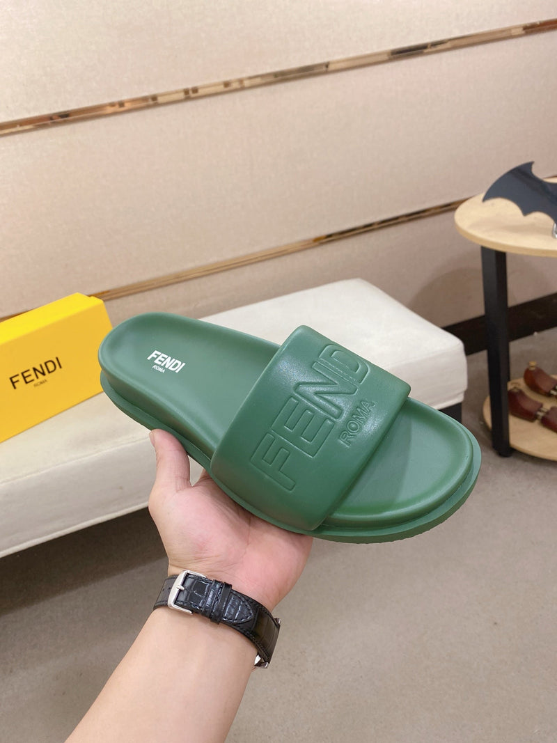 Fendi - Claquettes Fendi Roma Classique Vert