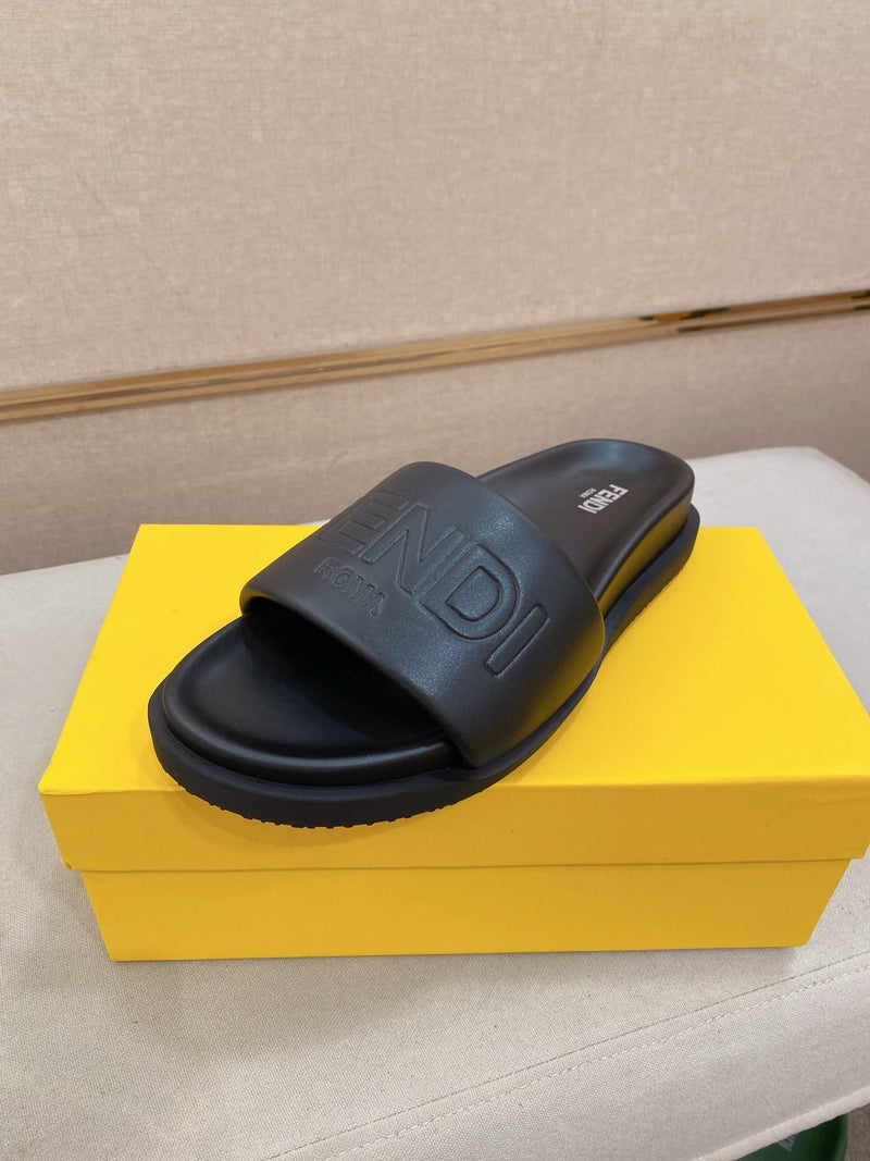 Fendi - Claquettes Fendi Roma Classique Noir