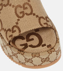 Gucci - Mules à plateforme en toile GG Maxi Camel