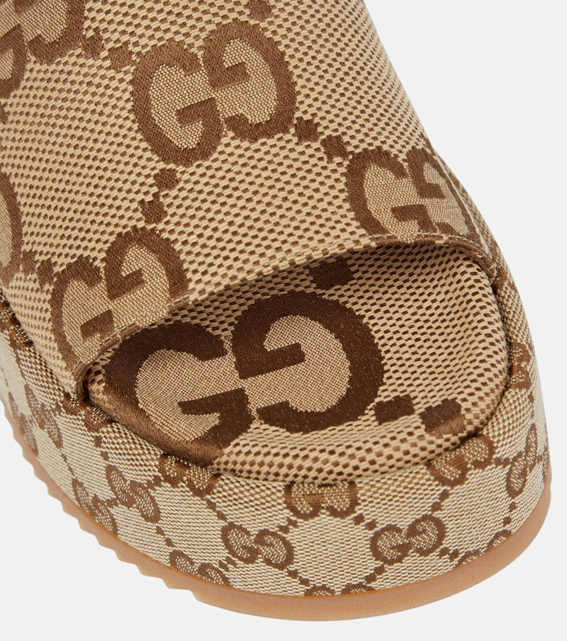 Gucci - Mules à plateforme en toile GG Maxi Camel