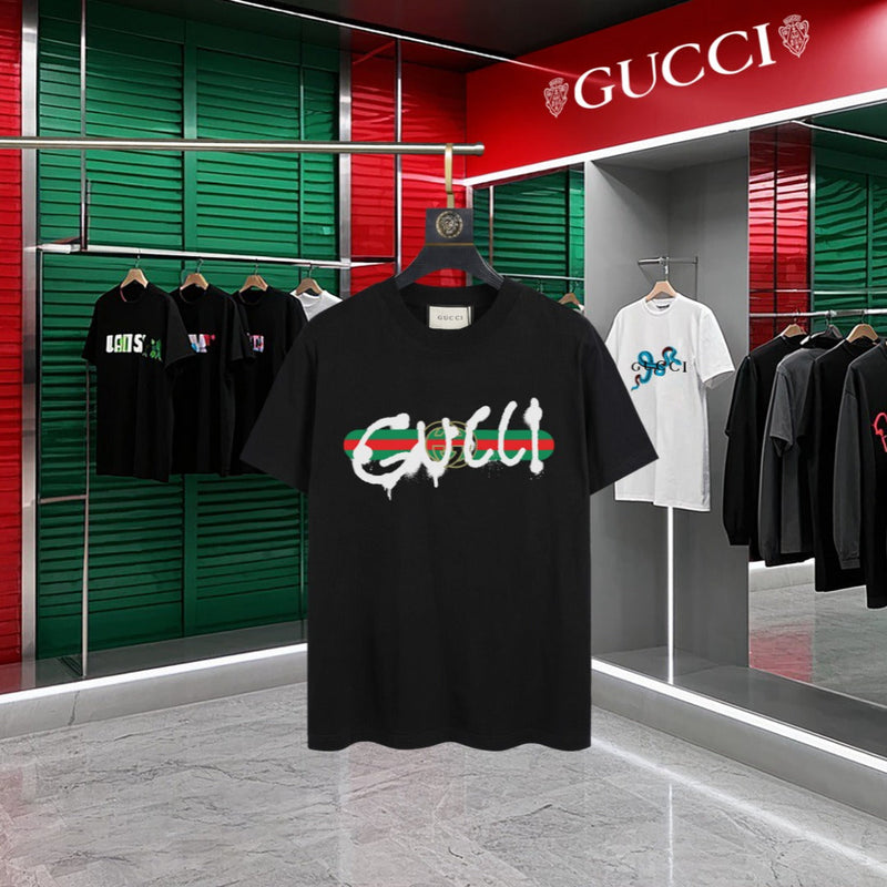 Gucci - T-shirt avec le logo Gucci stylisé - Noir