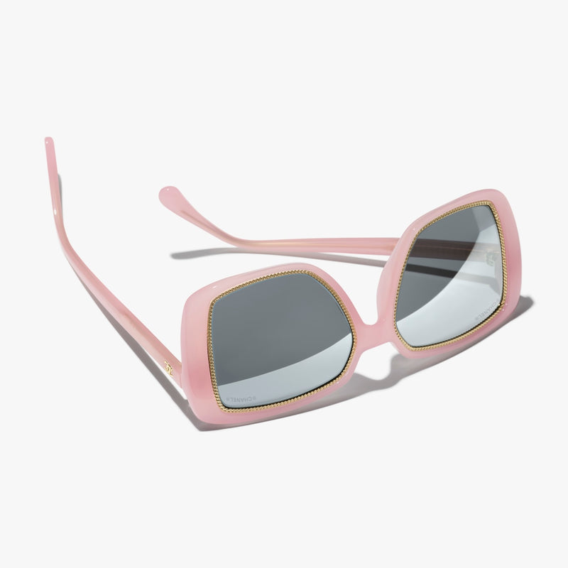 Chanel - Lunettes de soleil carrée Rose Pâle Verres Noir effet miroir