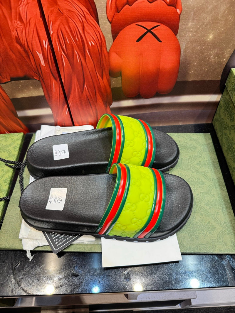 Gucci - Sandale Gucci Jaune avec Bandes Colorés Rouge/Vert
