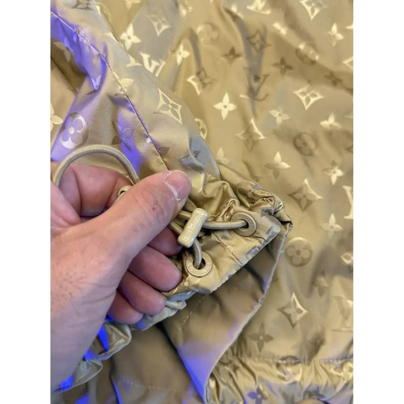 Louis Vuitton - Veste réfléchissante monogramme LV