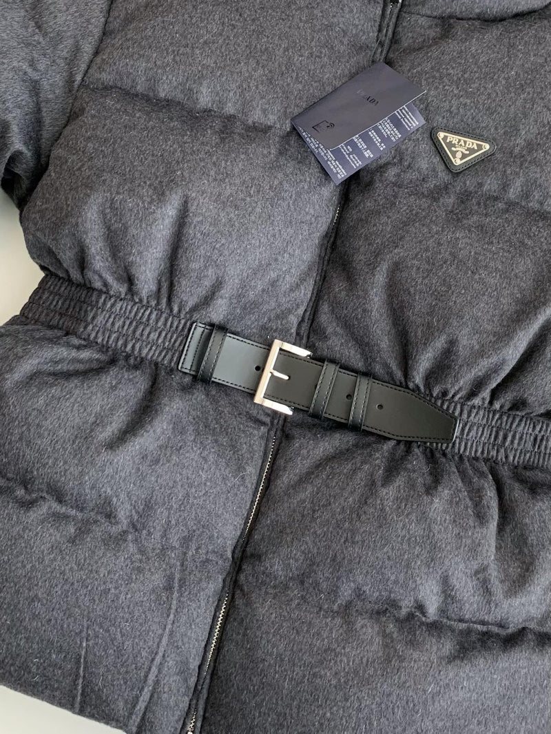 Prada - Doudoune Prada avec ceinture Noir F