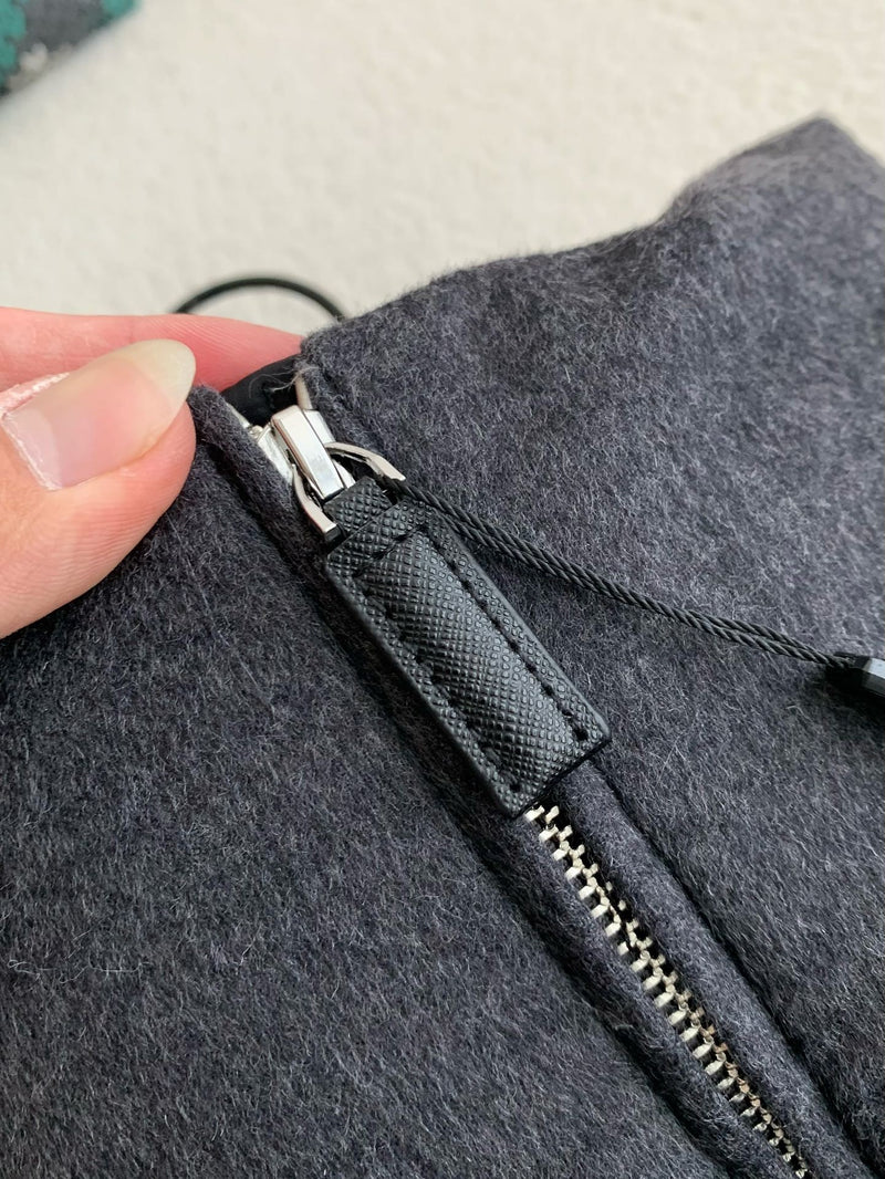 Prada - Doudoune Prada avec ceinture Noir F