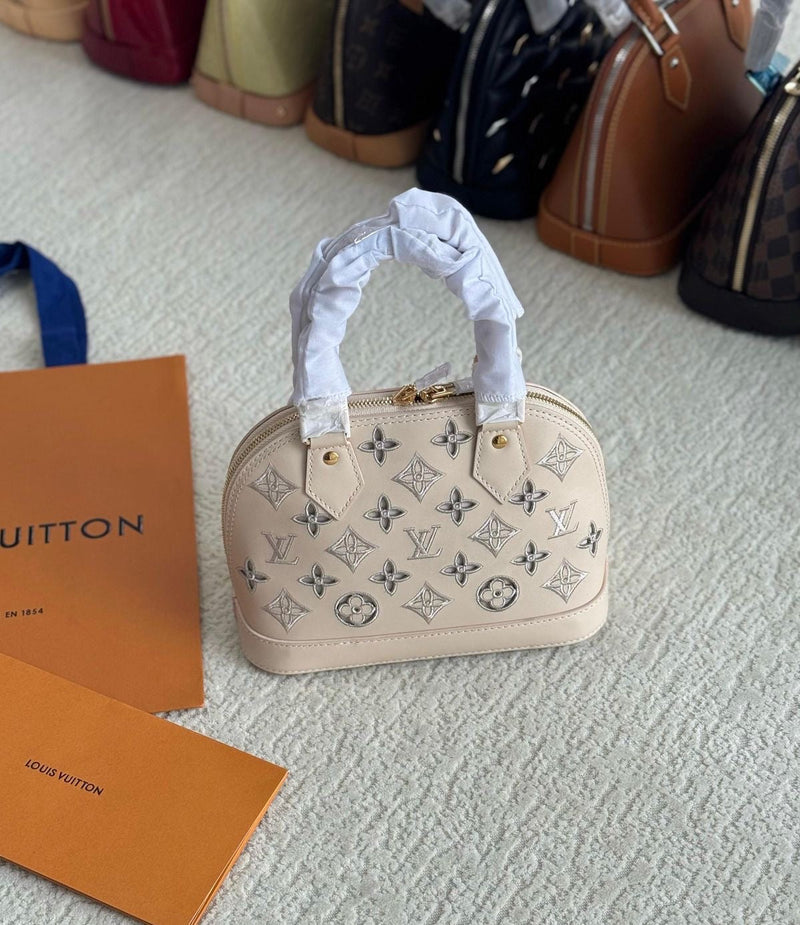 Louis Vuitton - Sac Alma BB Beige