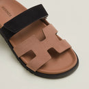 Hermès - Sandales Chypre Rose Perle / Noir