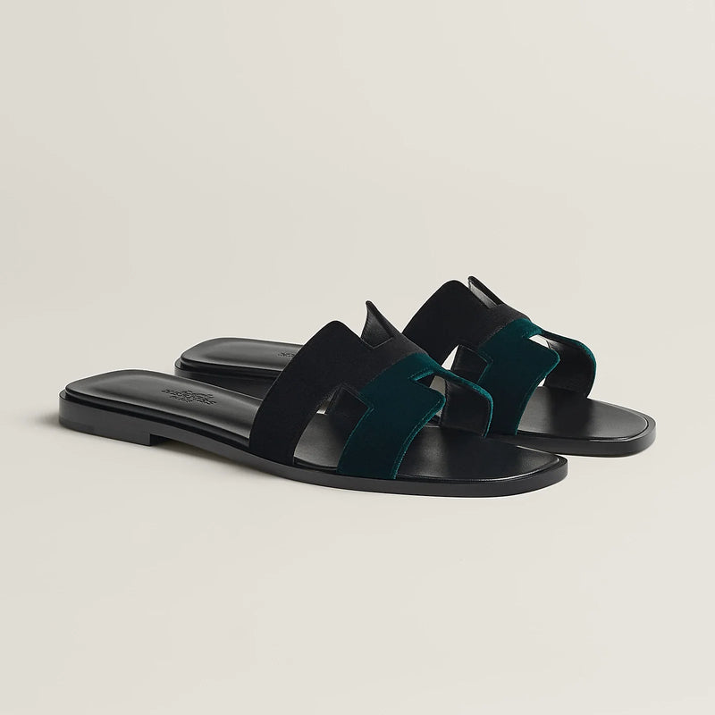 Hermès - Sandales Oran Noir / Vert Mousse en Velours