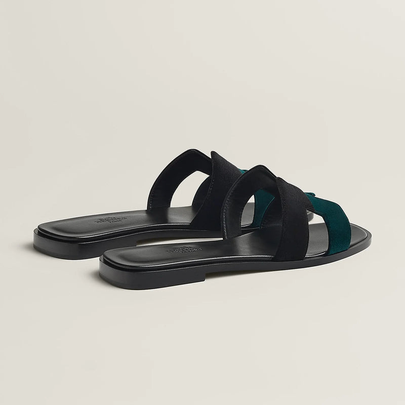 Hermès - Sandales Oran Noir / Vert Mousse en Velours