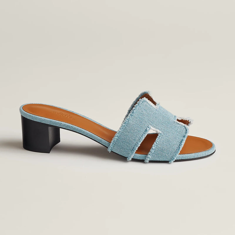 Hermès - Sandales Oasis Bleu Clair en Denim Effrangé