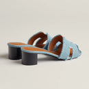 Hermès - Sandales Oasis Bleu Clair en Denim Effrangé