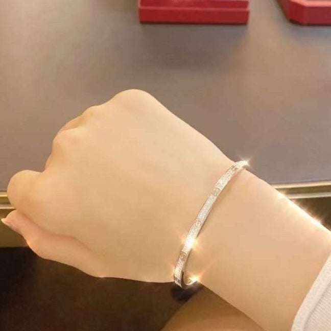 Cartier - Bracelet diamants Love