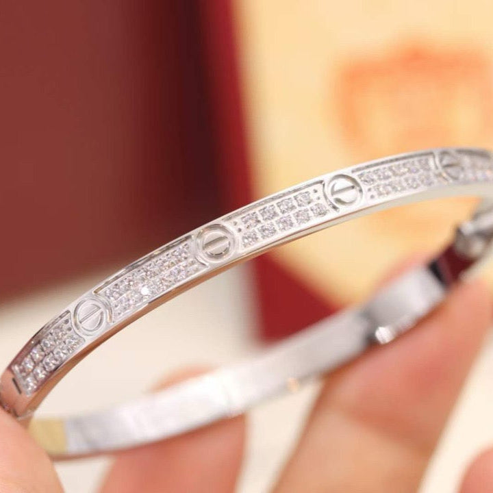 Cartier - Bracelet diamants Love
