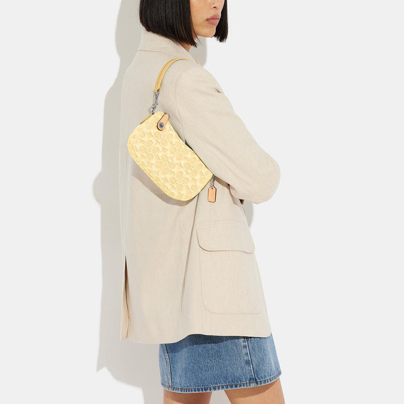 Swinger 20 In Signature Denim