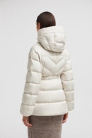 Moncler - Doudoune courte Brosse à capuche et matelassage diagonal Moncler Blanc F