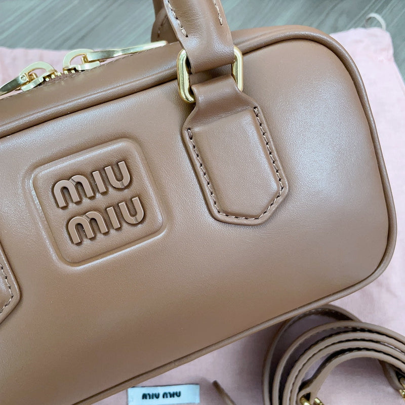 Miumiu - Arcadie leather bag Marron