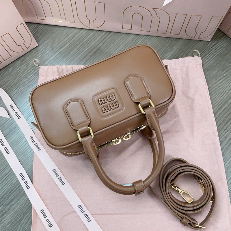 Miumiu - Arcadie leather bag Marron