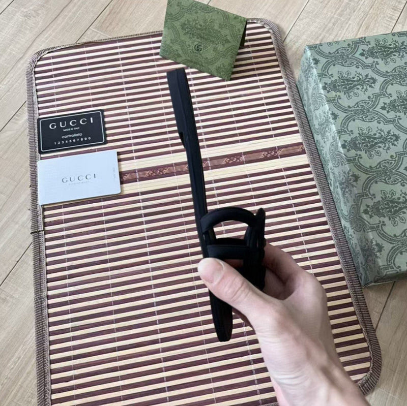 Gucci - Interlocking G slide