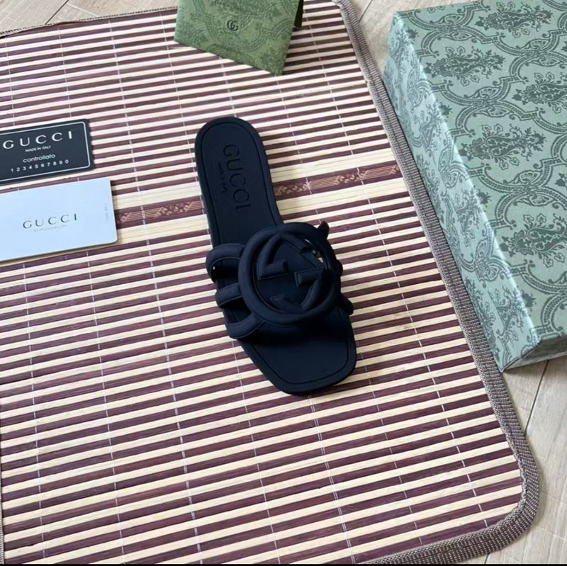 Gucci - Interlocking G slide