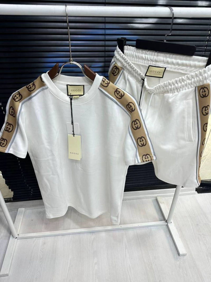 GUCCI - ENSEMBLE GG SHORT + T-SHIRT TECHNICAL GG LOGO